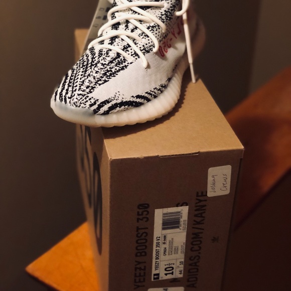 Holiday Classic Yeezy Zebras! - Picture 6 of 8